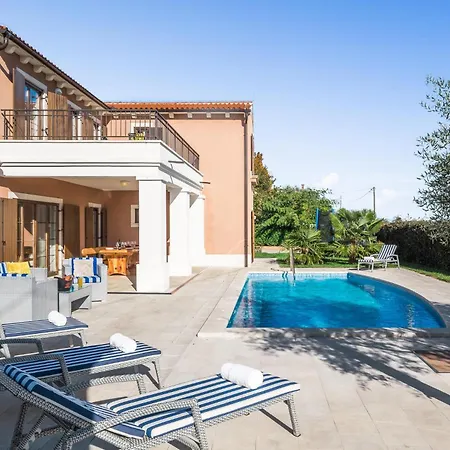 4 Bedroom Gorgeous In