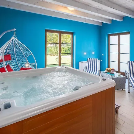 Ferienhaus 4 Bedroom Gorgeous In