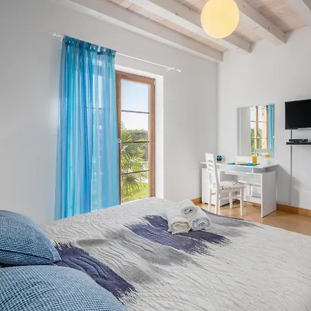 4 Bedroom Gorgeous In * Barban